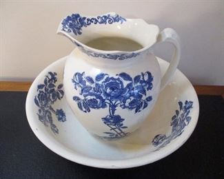 PITCHER AND BASIN SET