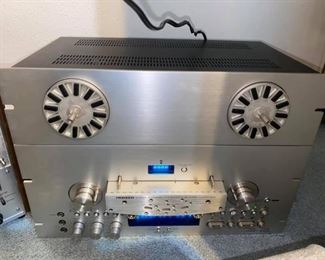 Pioneer RT-909 Reel to Reel
Like new condition! 
Must be able to move and load yourself.