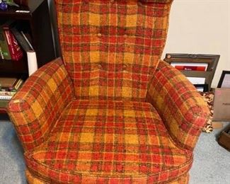 Vintage Chair
Rocks
Measures: 31” across x 27” deep x 15” tall to seat, 3’ tall to back.
Must be able to move and load yourself.