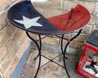 Texas Birdbath
Good condition.
16” across x 21” tall.