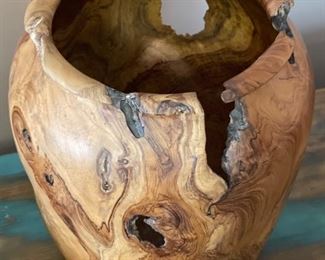 LG Signed Artist Made Turned Burl Wood Vase	11in H x 9.5in Diameter	
