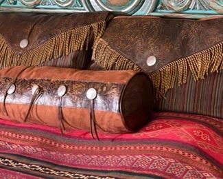 4pc Full Size Western Bed Set	Full Size	
