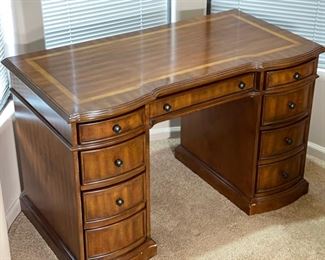 Traditional Style Compact Desk	30x48x26in	HxWxD
