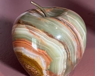Green Onyx Paperweight apple	3in	
