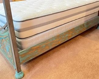 Full Sz Distressed Green Iron & Wood Bed	67x73x85in	HxWxD
