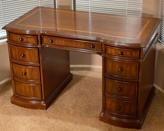 Traditional Style Compact Desk	30x48x26in	HxWxD
