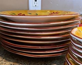 30pc Rommel Nueva for Saparna Le Fleur Rouge Dish Ware Set	Large plate 11 in	

