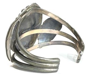 Native American Silver & Turquoise Cuff Bracelet Navajo	SZ: 6 Centerpiece: 48x39mm	
