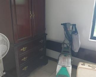 Armoire, Rug cleaner