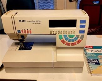 PFAFF CREATIVE 7570 Machine