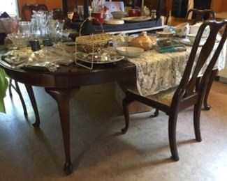 Dining table & 4 chairs