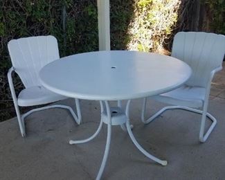 Vintage metal patio table and chairs