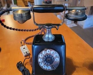 23.	   1929 Siemans Top Cradle Rotary Brass & Braided				$250 