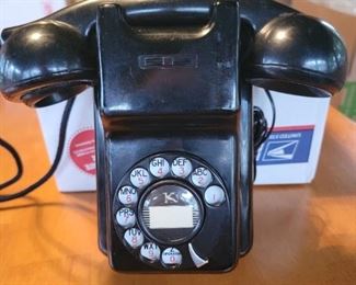 50.	    Kellogg D-1100 Red Bar Wall Phone	$250
