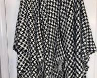 Houndstooth fringe wrap