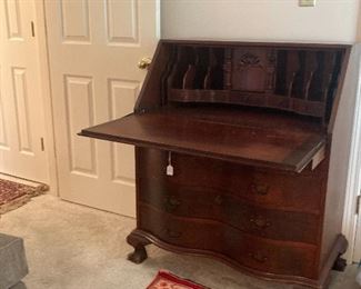 Incredible Windsor-style desk - Mahogany with original pulls = about 1940 - beautiful condition
