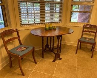 Vintage Tell City Duncan Phyfe Rose Back Mahogany Chairs (there are three of these chairs)/Vintage Table with swing legs/Vintage Tumac Perry, OK Avocado Green 4 Tumblers and Creamer