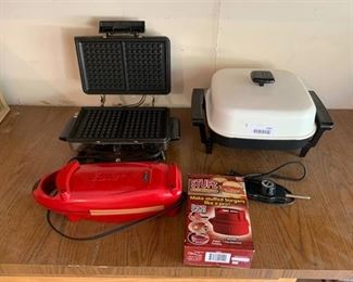 Lot of 4 Small Kitchen Appliances | Waffle iron, Electric Skillet,5 Minute Chef, and Burger Press