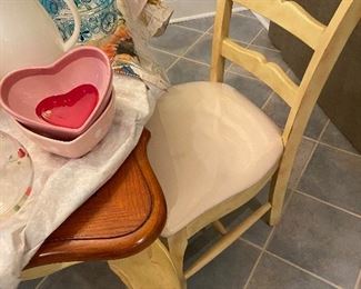 Kitchen Table with 4 Chairs