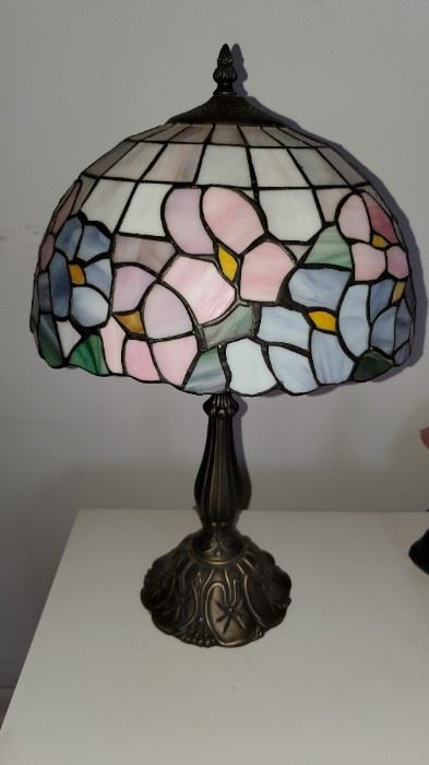 Tiffany themed lamp