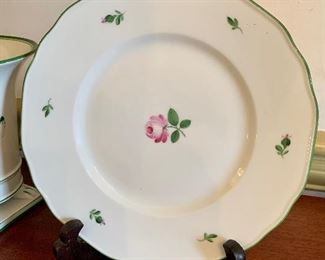 Augarten Wien Vienesse Rose - service for 10+