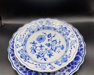 Pair of Blue White Vintage Decorative Plates Meissen Blue Onion Delft Floral