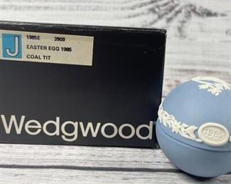 Wedgwood 1985 Coal Tit Bird Easter Egg Jasperware Trinket Box