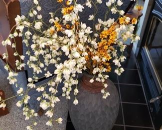 Large Vase - with arrangement - it is a statement piece!