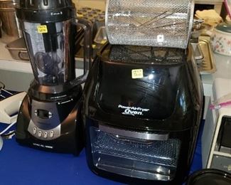 Like New - Power Air Fryer Oven and Health Master super blender!