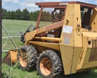 Case skid steer. Needs new seat and seals replace on hydraulic cylinders. Runs good. $5,500