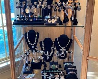 There is SO much gorgeous jewelry in this sale!