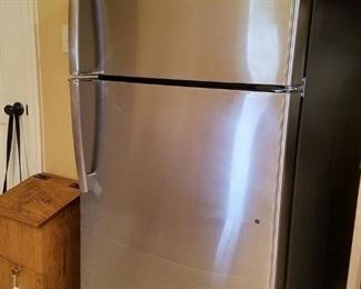GE stainless steel refrigerator freezer
