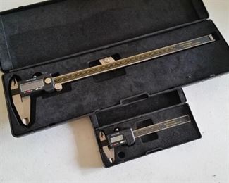 Digital calipers