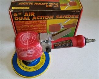 Pneumatic dual action sander