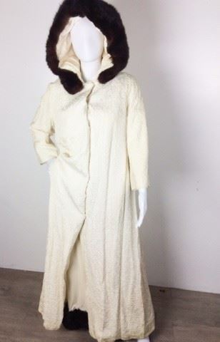 46	Vintage Winter White Fur Trim Gown Matching Coat	Vintage Custom Creation Winter White Fur Trim Gown Sleeve-Less with Six Inches of Fur ( Beaver ? ) Trim Bottom of Gown Fur Trimmed Winter White Hooded Crinkle Crushed Satin Coat Transfer of color back bottom & side of COAT - see pictures No Tag with Sizing - similar to a women's 8 Small holes on front see picture
