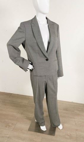 141	Brooks Brothers Pant Suit	Lot includes grey Stellita fit blazer, size 12, tag still attached, 18"at shoulders, 24"L; Brooks Brothers Lucia fit pants, size 12, tag still attached, 33"inseam, both pieces 98% wool, 2% spandex, "Stretch Wool" made in Italy.
