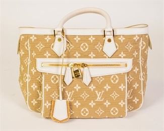 190	Louis Vuitton Monogram White	Louis Vuitton cloth handbag, white leather rolled handles, gold tone hardware, zipper exterior pocket,
