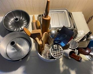 Bakeware and Kitchen Tools