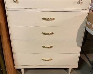 Bassett Chest