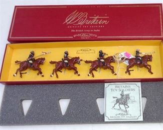 BRITAINS TOY SOLDIERS PLAYSET MIB