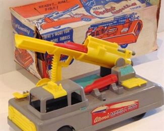 VINTAGE ATOMIC MOBILE UNIT 12" ROCKET LAUNCHING TRUCK with WARHEAD & ORIGINAL BOX, circa 1950's
