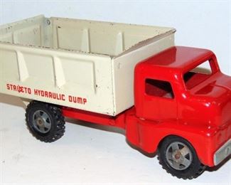 VINTAGE STRUCTO PRESSED STEEL HYDRAULIC DUMP TRUCK, circa 1960's