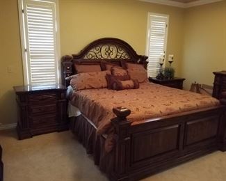 A.R.T. Furniture,  king size