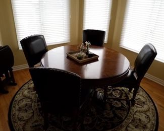 Round dining room table, 1 leaf and 4 chairs