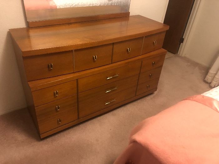 multifamily auction in Hecker, IL starts on 11/21/2021