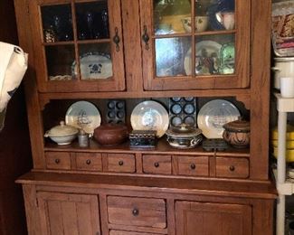 Hutch, Glassware