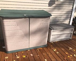 Rubbermaid outdoor containers