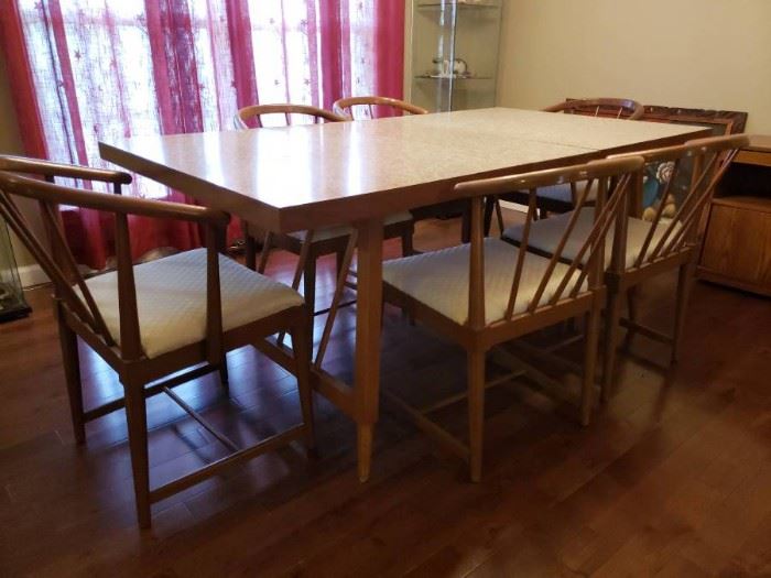 Mengel Dining Room Table And Chairs