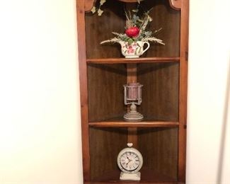 Corner cabinet