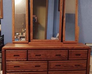 King Bedroom set dresser with mirrors 